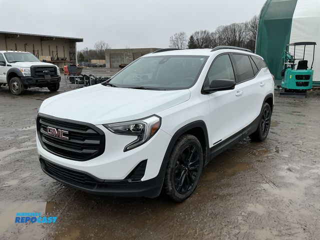 Lot 2-41546 - 2020 GMC Terrain SLE SUV FWD