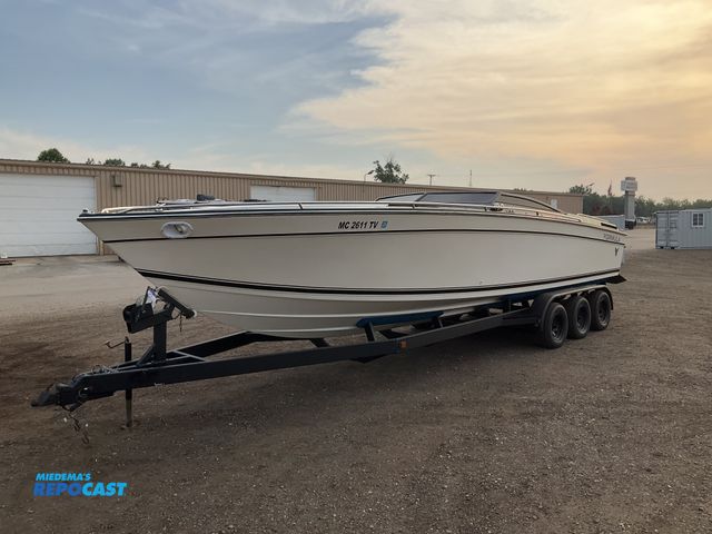 Lot 2-34172 - 1985 Thunderbird F 302 SR1 30FT Boat