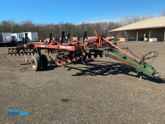 Lot 2-33298 - Brillion LCS5-2 Land Commander II Disc Ripper