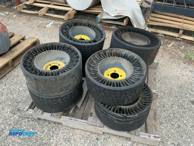 Lot 2-74073 - Lot of (8) John Deere MICHELIN X TWEEL airless radial tires.