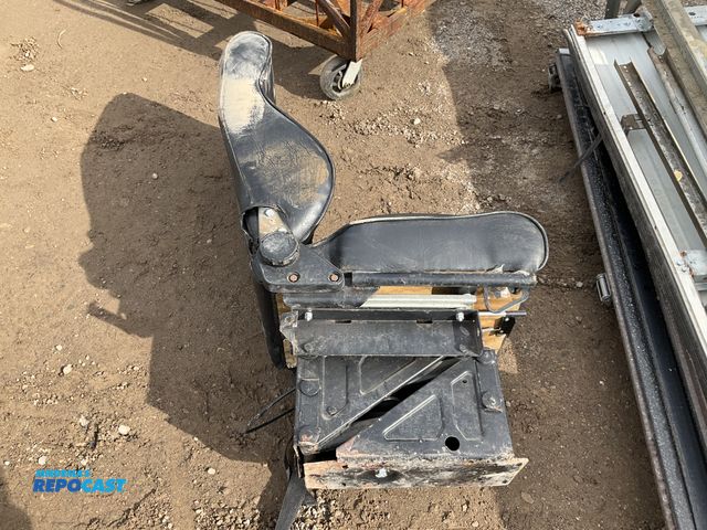 Lot 2-27507 - Air Chief Seat