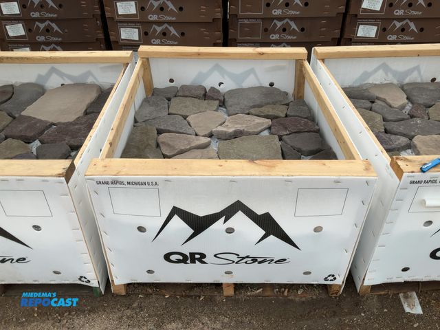 Lot 2-27564 - QR Stone dressed fieldstone walnut flats, 100 SQ. FT.