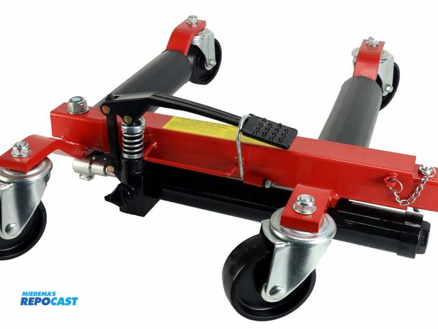 Lot 2-38378 - Set of Hydraulic Vehicle Positioning Jacks 1500lb capacity each