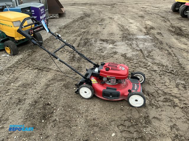 Lot 2-95917 - TORO recycler, self propelled, walk-behind mower w/ a 6.5hp motor - has a 21" wide cut