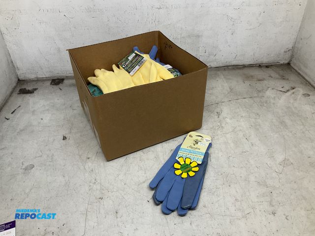 Lot 2-33788 - 24 pr asst. ladies garden gloves