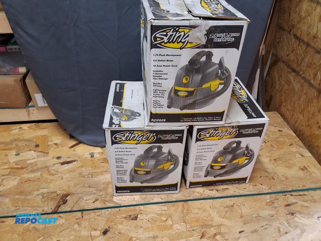 Lot 2-69778 - (3) 2.5 GAL STINGER WET/DRY VACUUMS