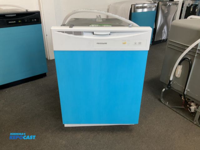 Lot 2-60928 - Scratch & Dent Frigidaire FDPC4221AW3A Dishwasher