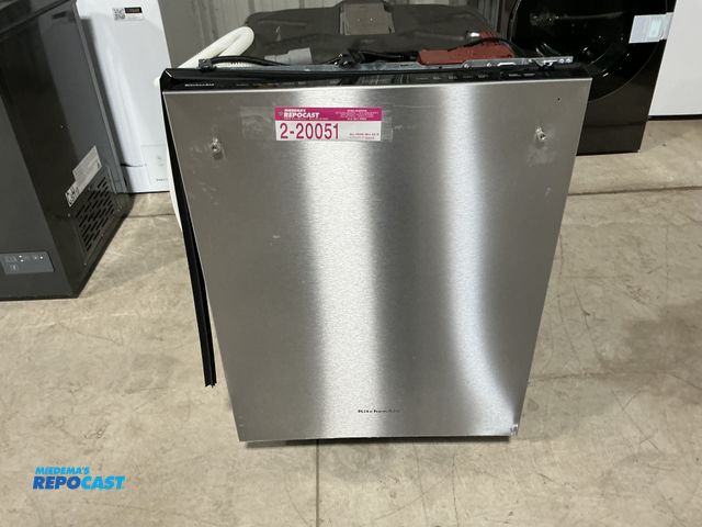 Lot 2-20051 - Scratch & Dent KitchenAID KDTS424SPS KitchenAid - 24 inch 360° Max Jets Third Rack Dishwasher with P...