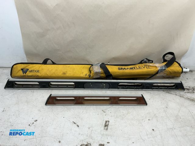 Lot 2-91306 - (2) Wedge SmartLevel Digital Carpenter Levels