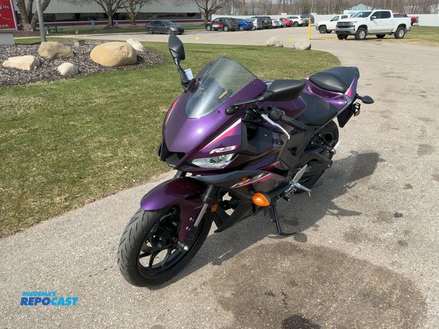 Lot 2-43646 - 2023 Yamaha R3 Sport Bike