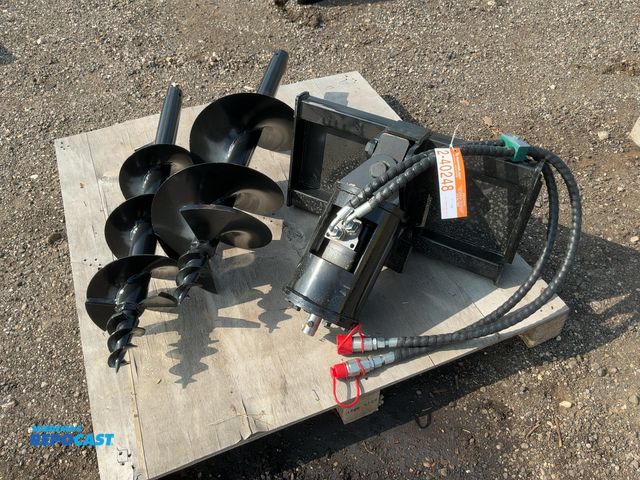 Lot 2-40248 - New SDLANCH Hydraulic Auger Mini Skid Steer Attachment, Approx. 1-1/4" Round Drive with Keyway, Come...