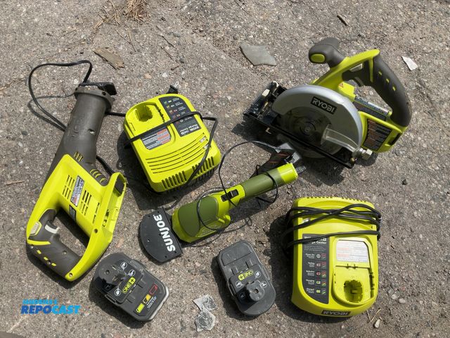 Lot 2-64340 - Ryobi tools with tool bag
