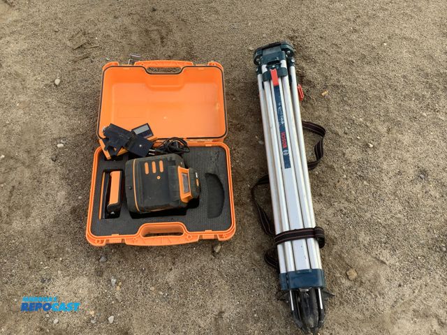 Lot 2-35978 - Johnson level, and tool and a lash aluminum contractor tripod