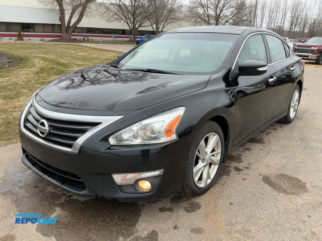 Lot 2-43364 - 2013 Nissan Altima 2.5 S Sedan FWD