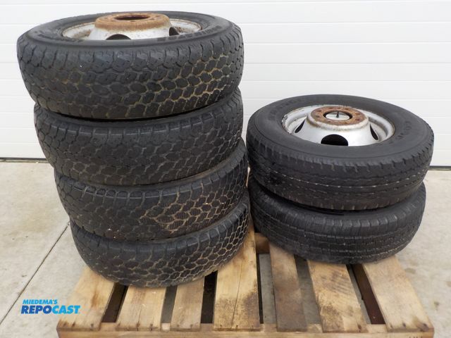 Lot 2-33548 - Lot of (6) LT225/75R16 Tire on Rims, 8 Bolt Pilot Rims, Radials, four that were on rear are matching...