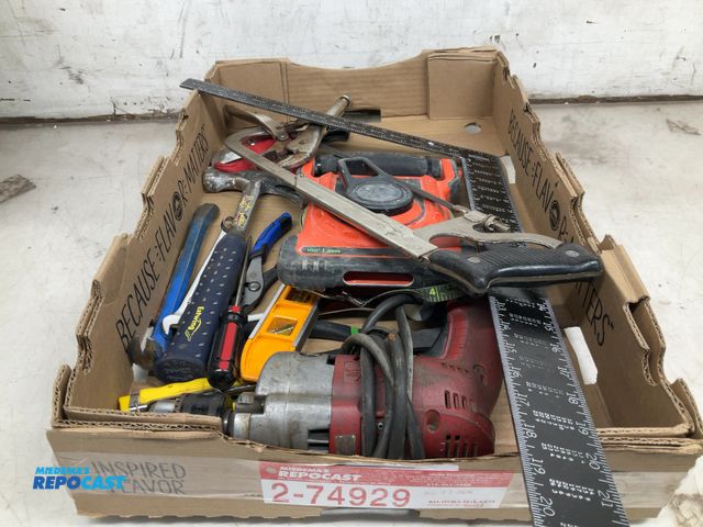 Lot 2-74929 - Box of tools including saw, hammer, screwdriver, level, ruler