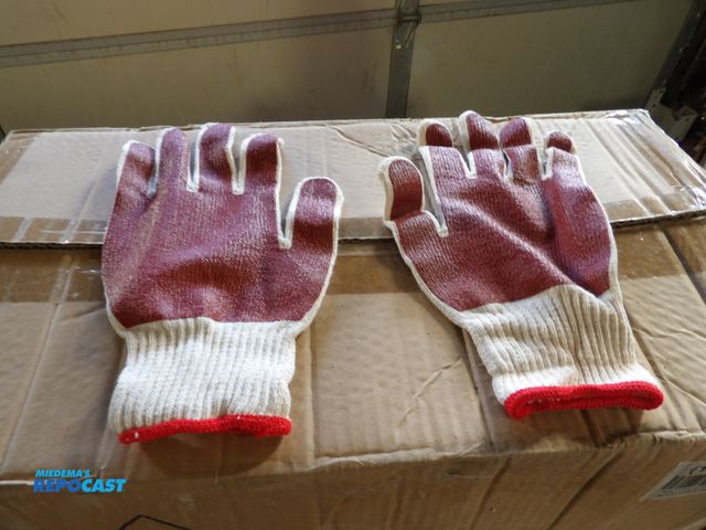 Lot 2-53122 - lot of (144) pairs of New String knit gloves, palm coated, #4NGZ4