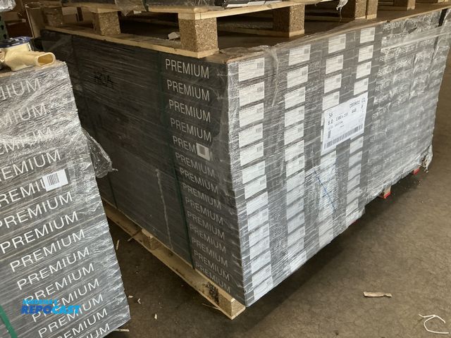 Lot 2-99223 - Skid lot of montreux serene aria waterproof flooring 7.6”x54.33” (8 per box)