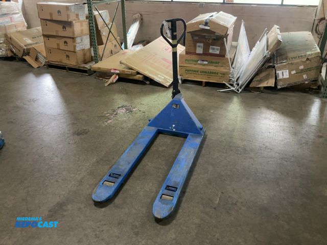 Lot 2-18482 - 5,500 pound capacity pallet jack