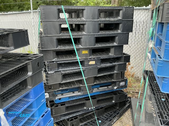 Lot 2-96258 - Stack of skids