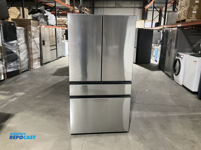 Lot 2-46476 - Scratch & Dent Samsung RF70F23DER Refrigerator/Freezer