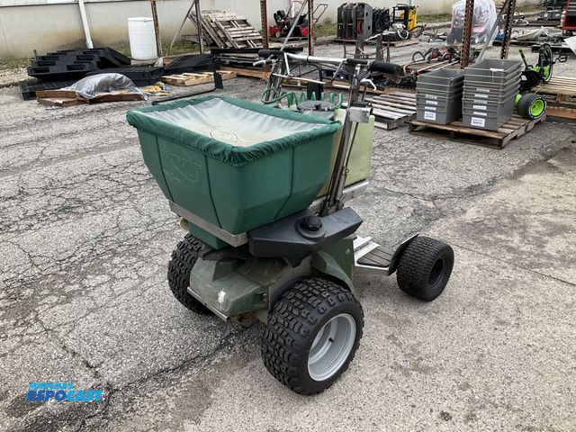 Repocast.com - Lot 2-15107 - PermaGreen Magnum Fetilizer Spreader