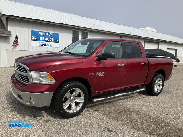 Lot 2-61143 - 2014 Ram 1500 SLT Crew Cab Short Box Pickup Truck 4x4