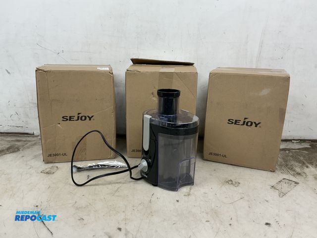 Lot 2-92087 - Lot of (3) SEJOY black juicer machines model#JE3001-UL 120V
