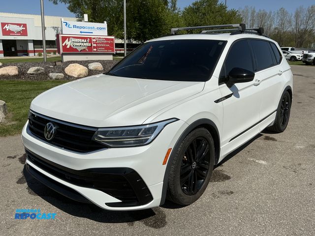 Lot 2-47589 - 2022 Volkswagen Tiguan SE R-Line Black SUV FWD