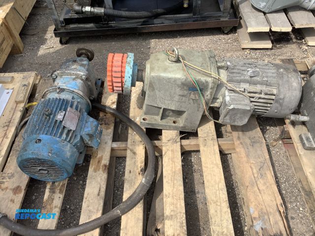 Lot 2-91129 - Right angle drive gear motor, and a Sew EuroDrive gear motor