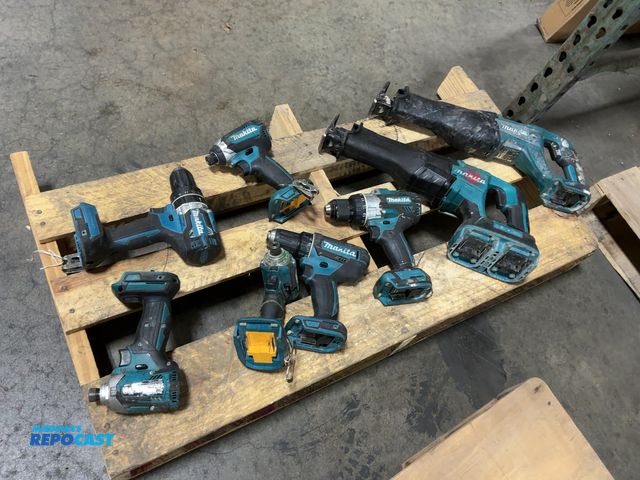 Lot 2-91314 - Skid Lot of (8) Makita Drills, Drivers, and Reciprocating Saws, no batteries included