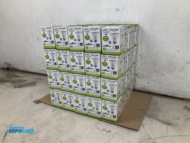 Lot 2-34593 - Lot of (1) box of 100 LED hylite dimmable PAR20 HL-P20F-8WD light bulbs
