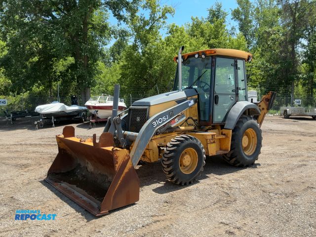 Lot 2-45774 - John Deere 31OSJ Backhoe loader Keys in co#297(DOBSON)