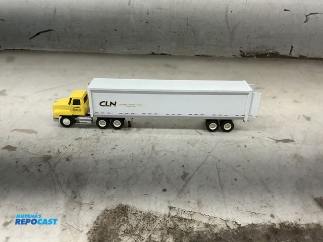Lot 2-92050 - Die cast Penjoy CLN truck and trailer