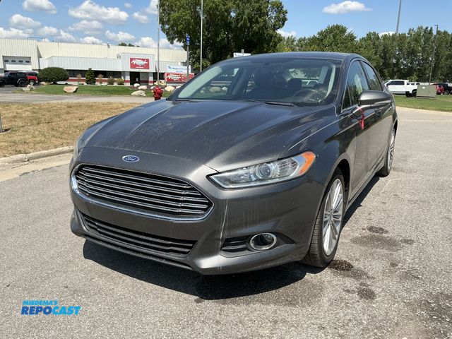 Lot 2-30324 - 2015 Ford Fusion SE Sedan FWD