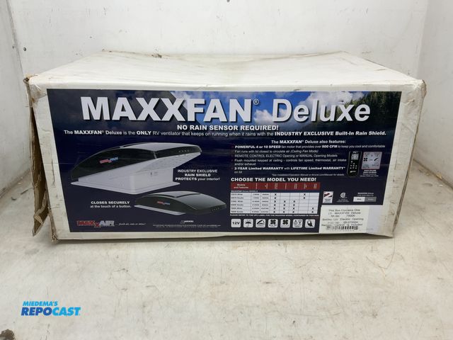 Lot 2-74281 - 1 New Maxxfan Deluxe 7500K