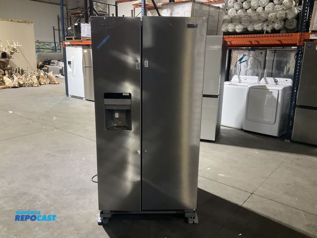 Lot 2-46481 - Scratch & Dent Maytag MSS25C4MGZ09 Refrigerator/Freezer