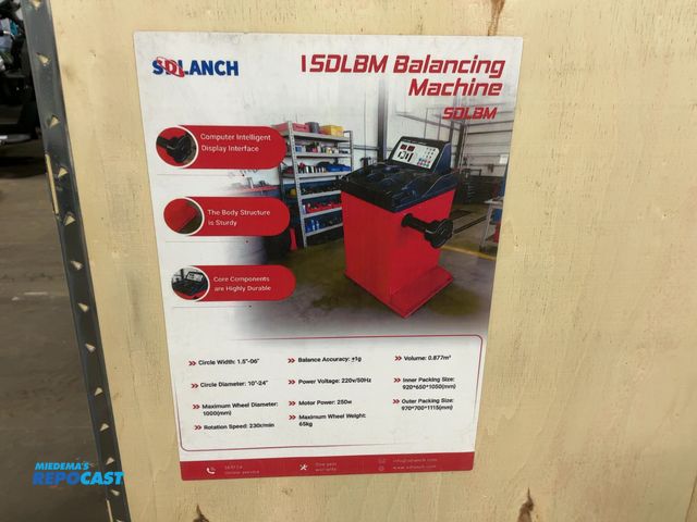 Lot 2-43475 - New SDLANCH Model SDLBM Tire Balancing Machine, 220 Volt, 10”-24” Circle Diameter, 230 RPM Rotation ...
