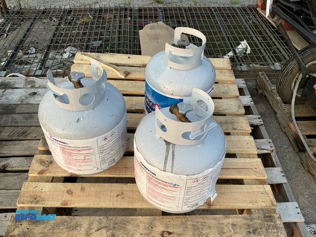 Lot 2-99666 - (3) American Gas Propane Tanks