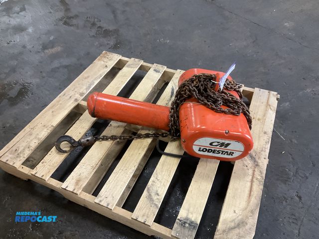 Lot 2-34921 - CM Lodestar 1-ton electric chain fall hoist, 440/480 volt 3 phase electric, no control pendant, work...