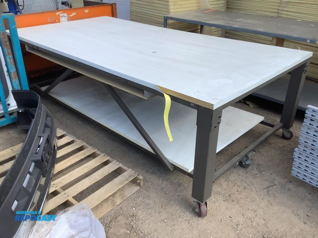 Repocast.com - Lot 2-25439 - Industrial 2-Tier Work Table on Swivel Casters