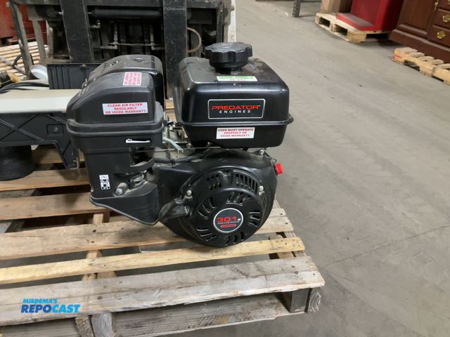 Lot 2-94704 - PREDATOR 8 HP, 301cc OHV Horizontal-Shaft Gas Engine, EPA