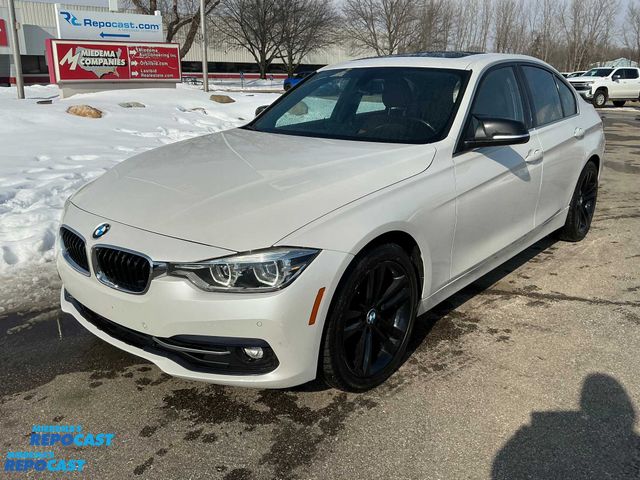 Lot 2-93996 - 2017 BMW 3-Series 330i xDrive Sedan AWD