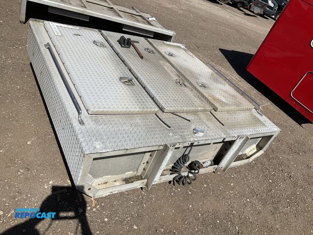 Repocast.com - Lot 2-11887 - Wilson 3-door aluminum headache rack for a ...