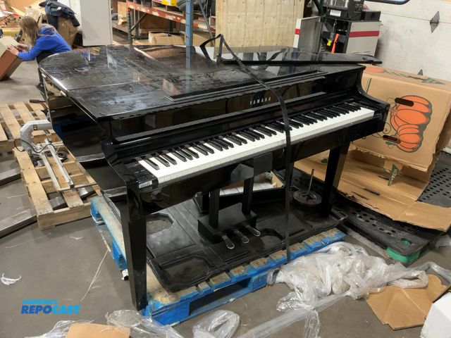 Lot 2-69213 - Yamaha Clavinova Piano