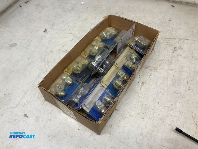Lot 2-18569 - (20) Road Power 905-1 Side Post Battery Terminals
