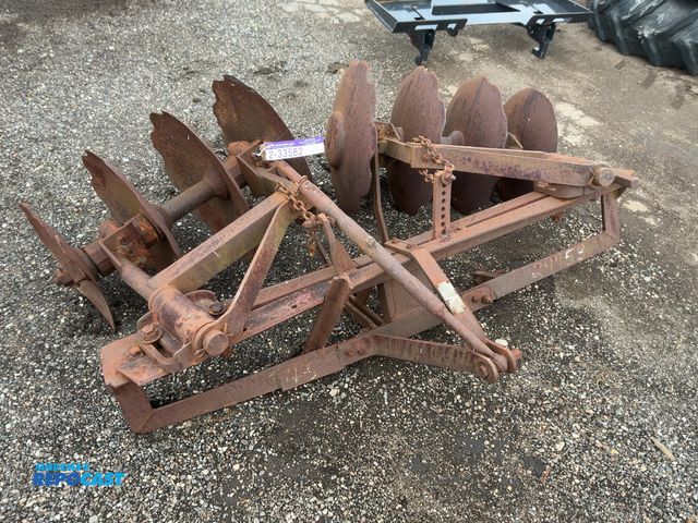 Lot 2-33582 - Used 6’ 3-point Disc, frame is bent, one disc has section cracked off/missing