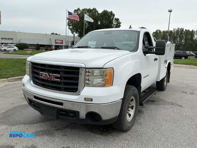 Lot 2-27022 - 2009 GMC Sierra 3500 Regular Cab Long Box Pickup Truck RWD