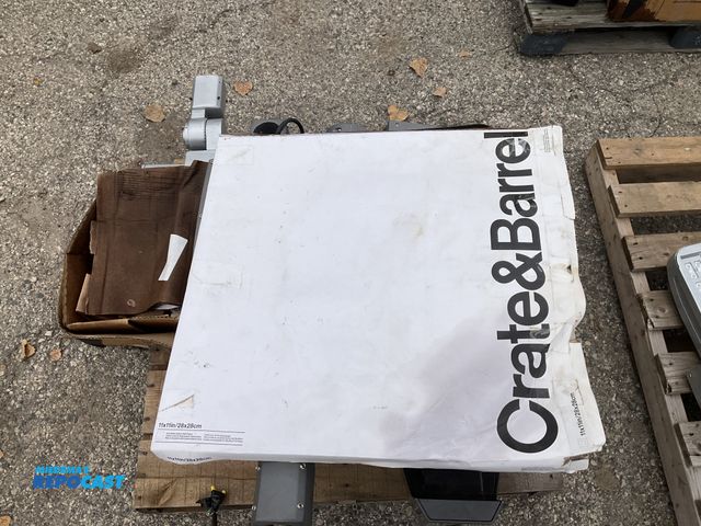 Lot 2-69177 - Skid lot of various LED parking lot lights