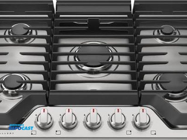 Lot 2-55297 - New Frigidaire GCCG3048AS Cook Top